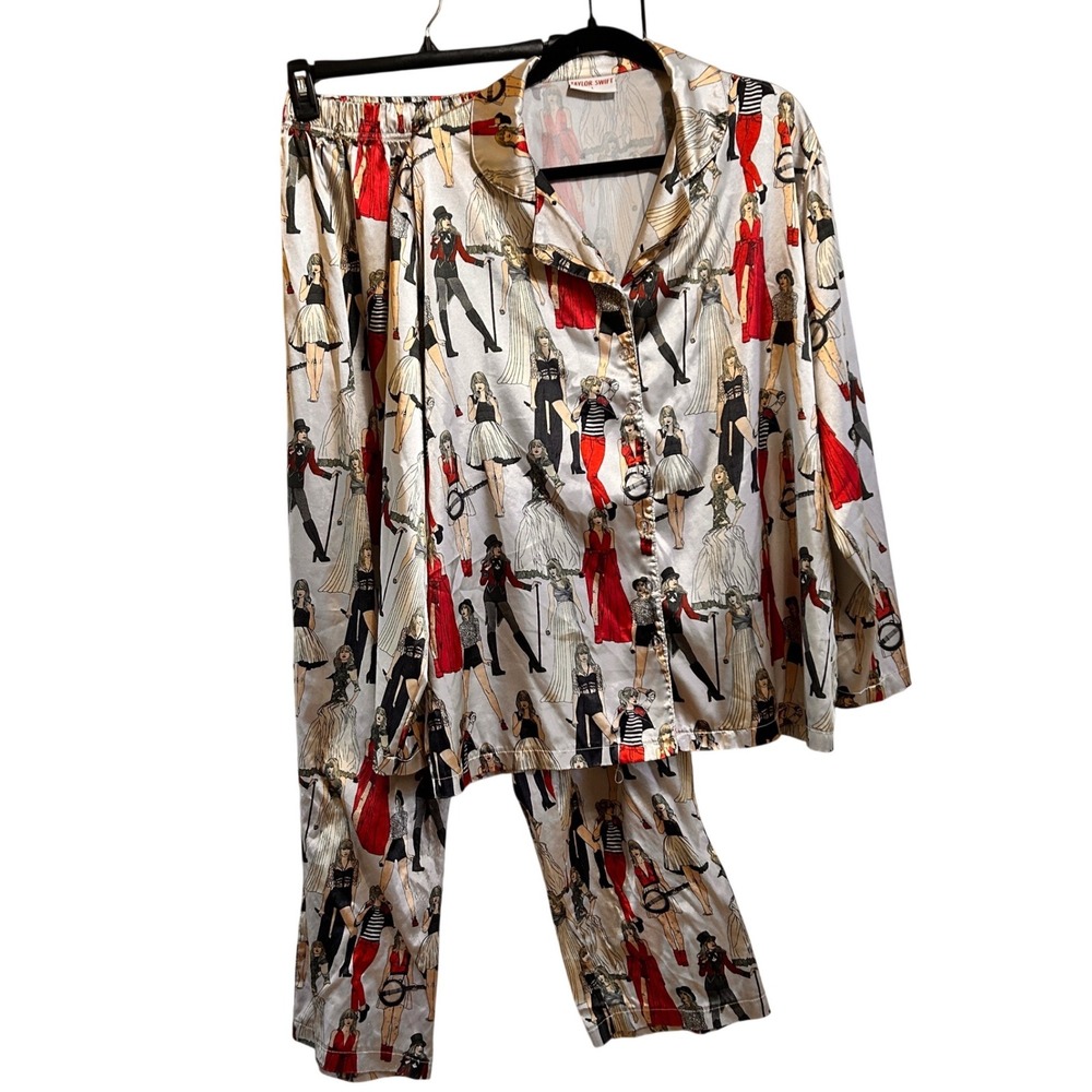 Taylor Swift Eras Tour Pajama Set Large White All Over Print Satin PJs